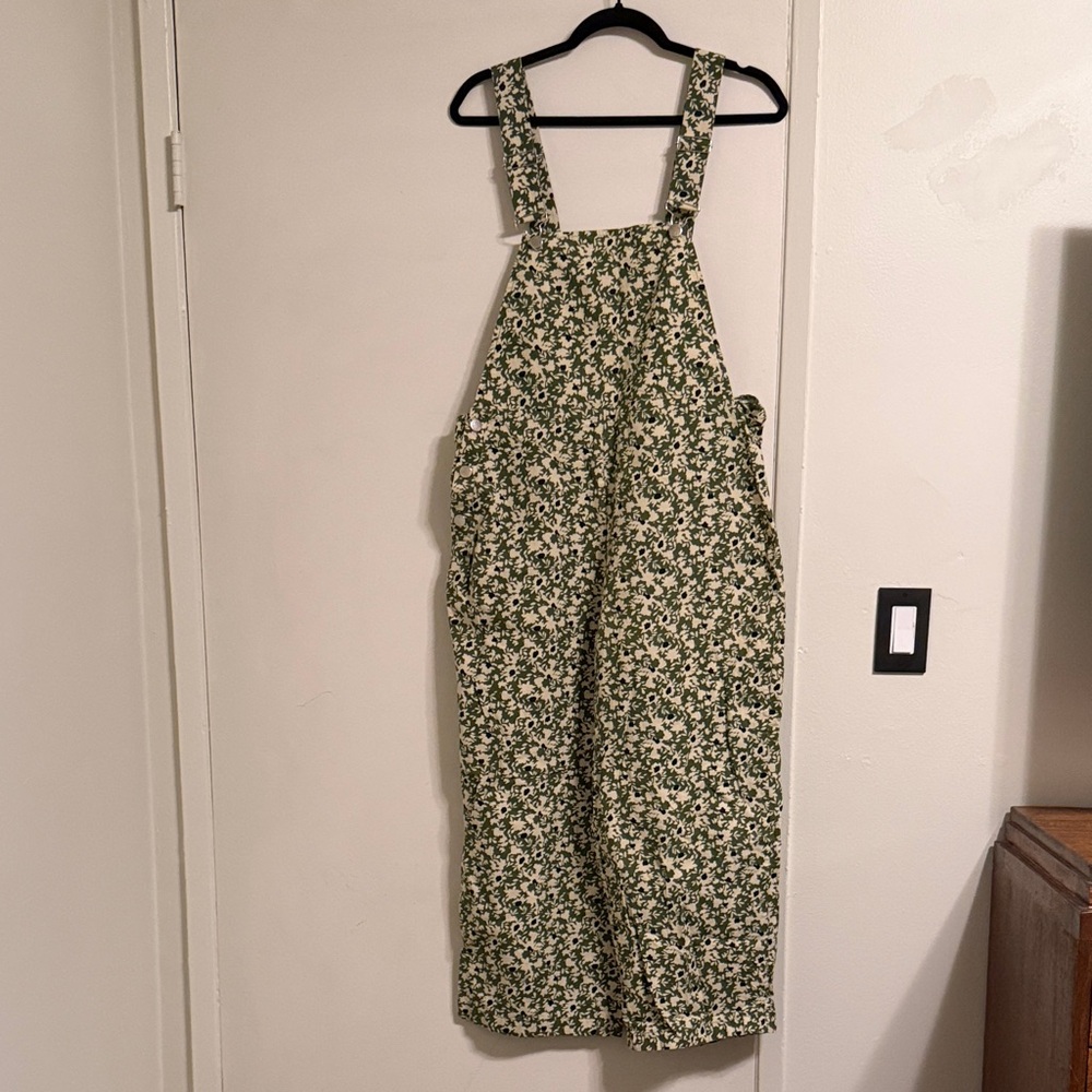Zara Green and Cream Floral Patterned Overalls